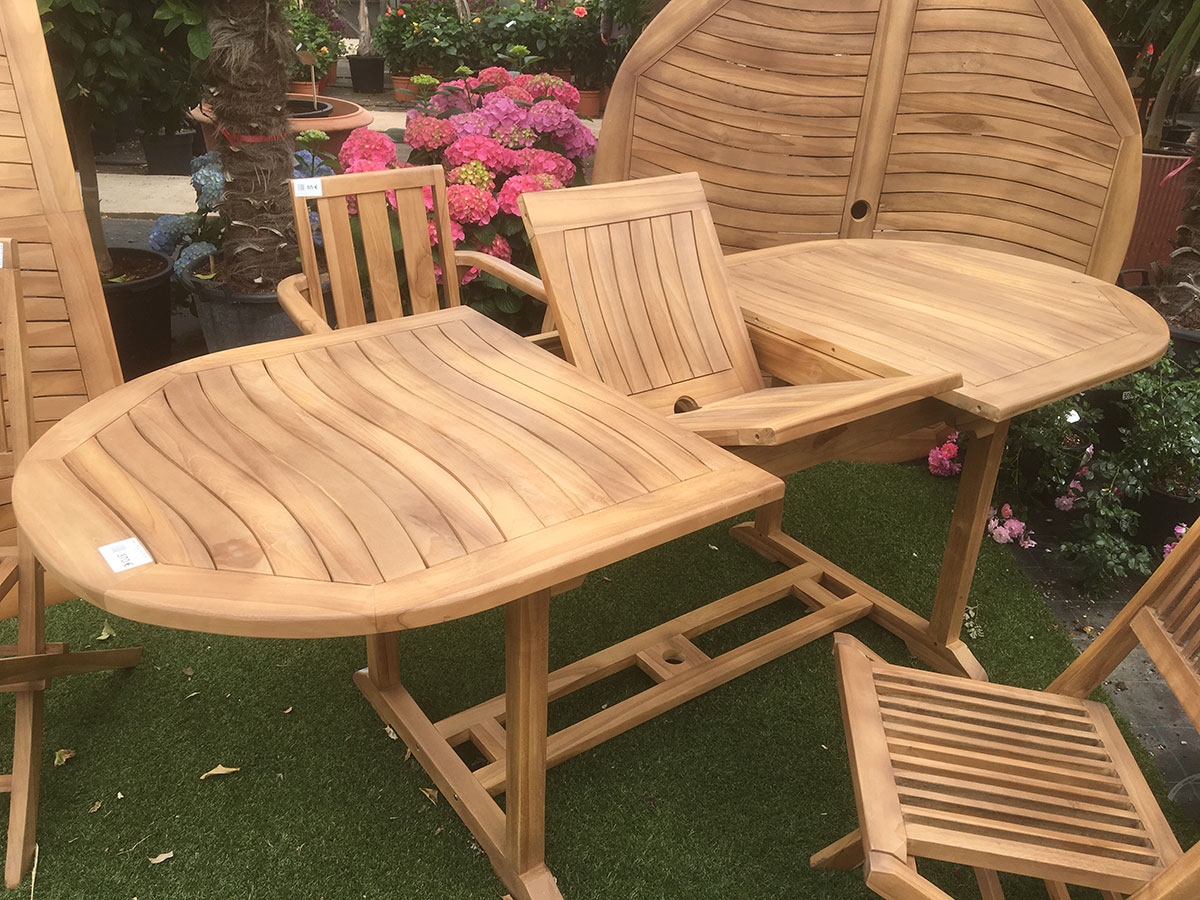 Table et chaises en teck DEWI décoration mobilier de jardin Sanary